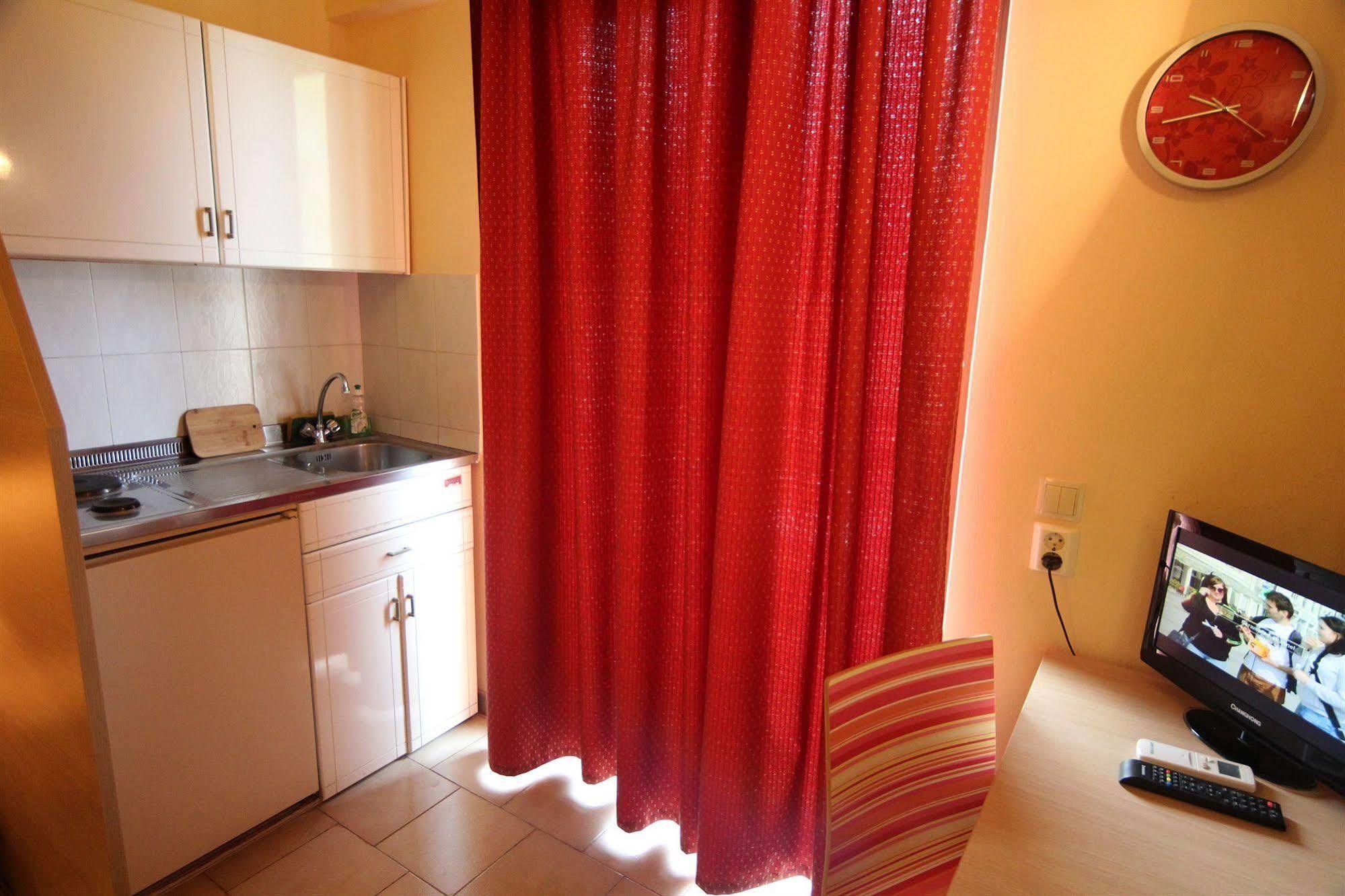 Philoxenia Hotel&Studios Rhodes City Esterno foto